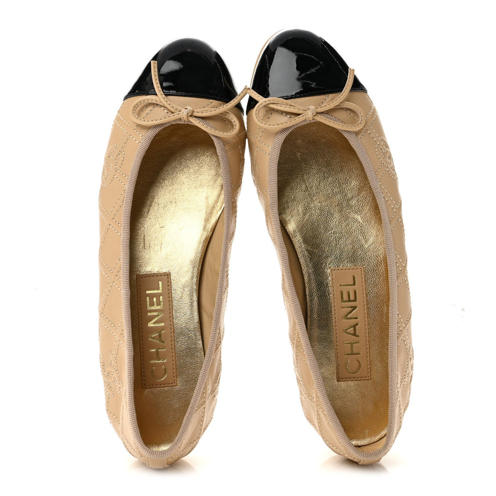 Lambskin Patent Double Stitched CC Cap Toe Ballerina Flats 37 Beige Black