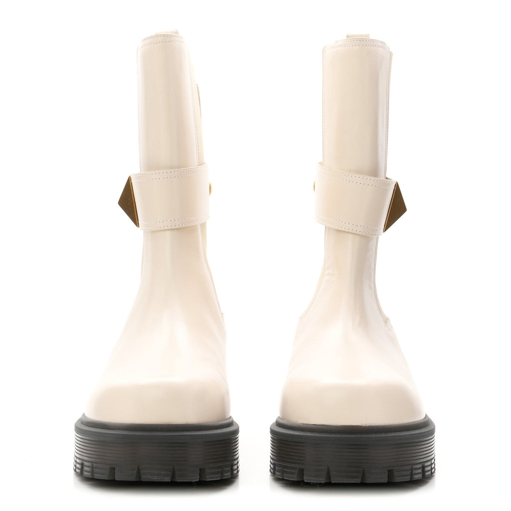 Calfskin One Stud Beatle 45mm Boots 41 Light Ivory