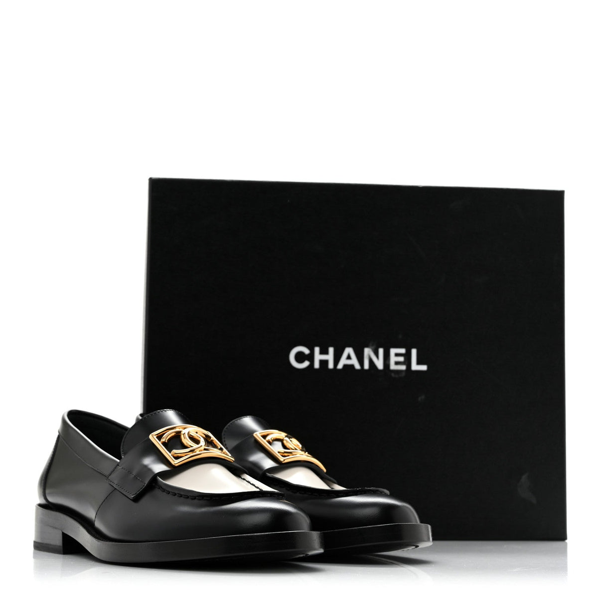 Shiny Calfskin CC Loafers Black White 37 Black White