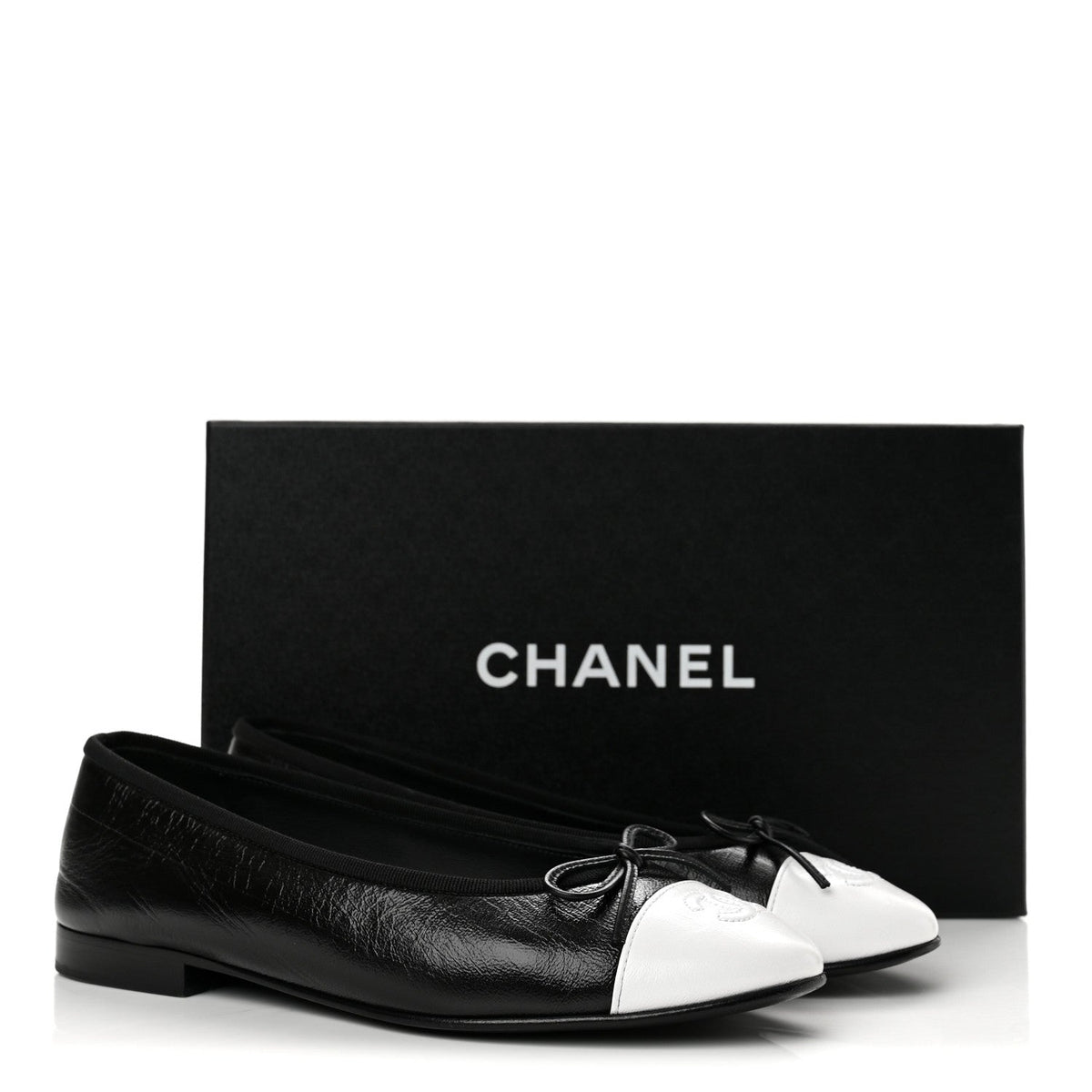 Crumpled Shiny Lambskin CC Cap Toe Ballerina Flats 37.5 Black White