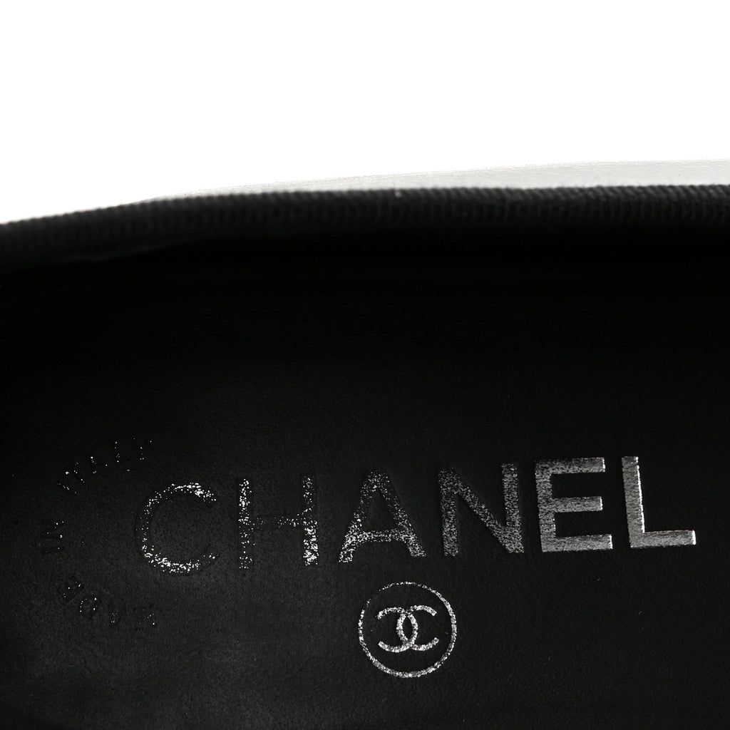 Crumpled Shiny Lambskin CC Cap Toe Ballerina Flats 37.5 Black White