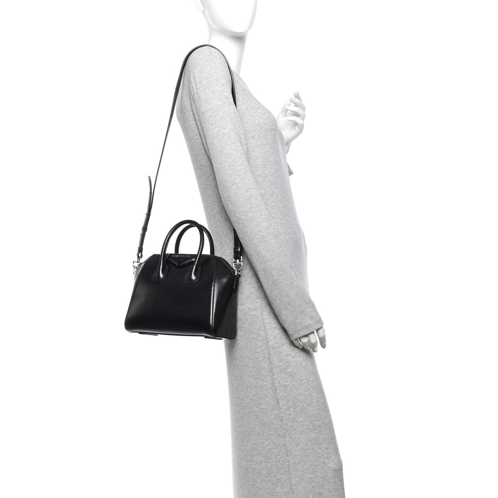 Shiny Lord Calfskin Mini Antigona Black