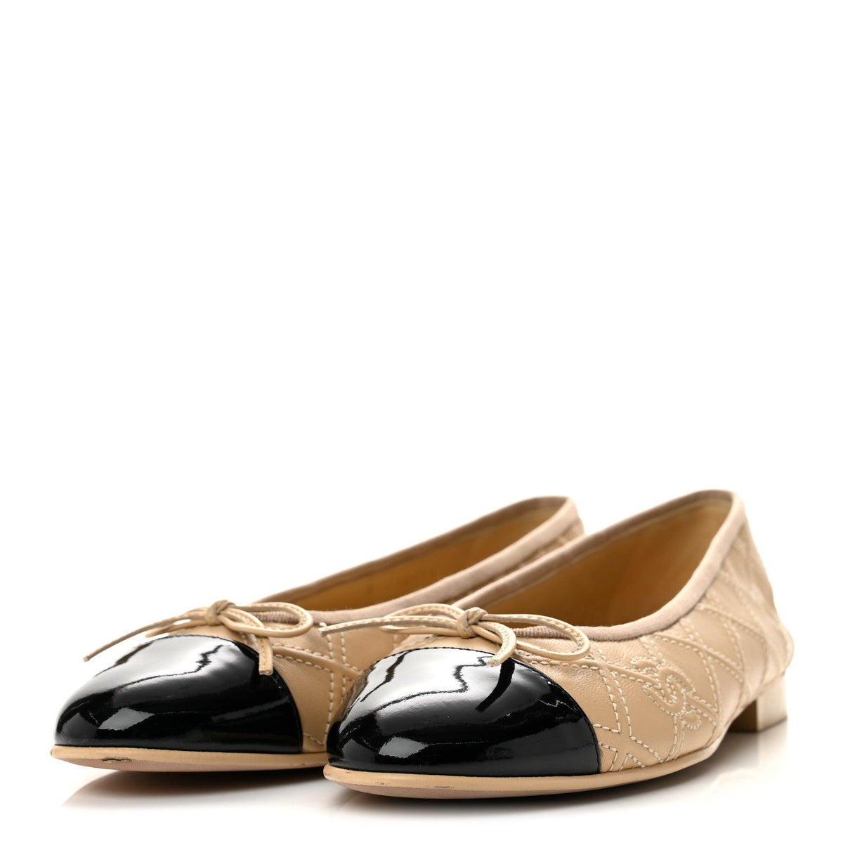 Lambskin Patent Double Stitched CC Cap Toe Ballerina Flats 37 Beige Black