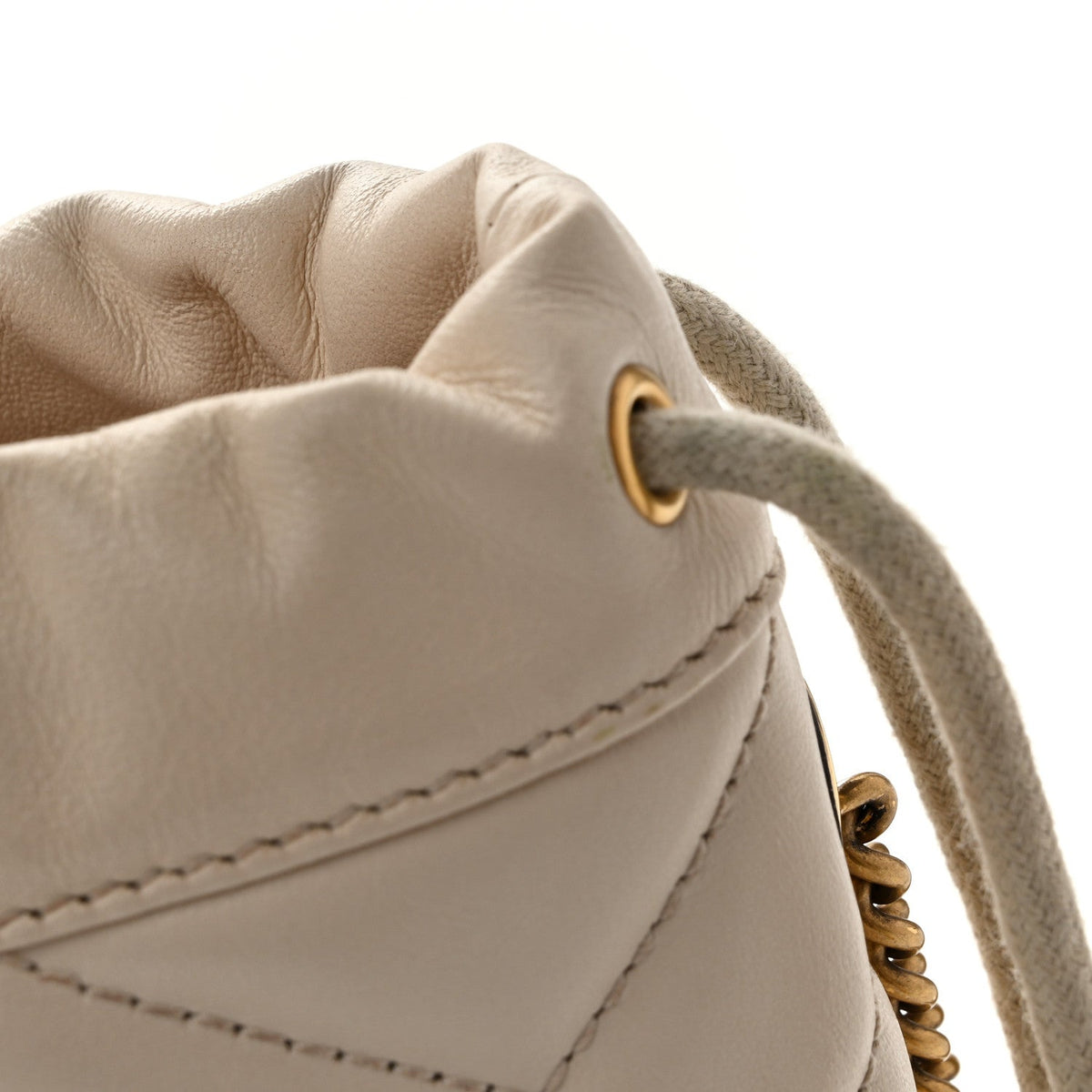 Calfskin Matelasse Mini GG Marmont 2.0 Bucket Bag White