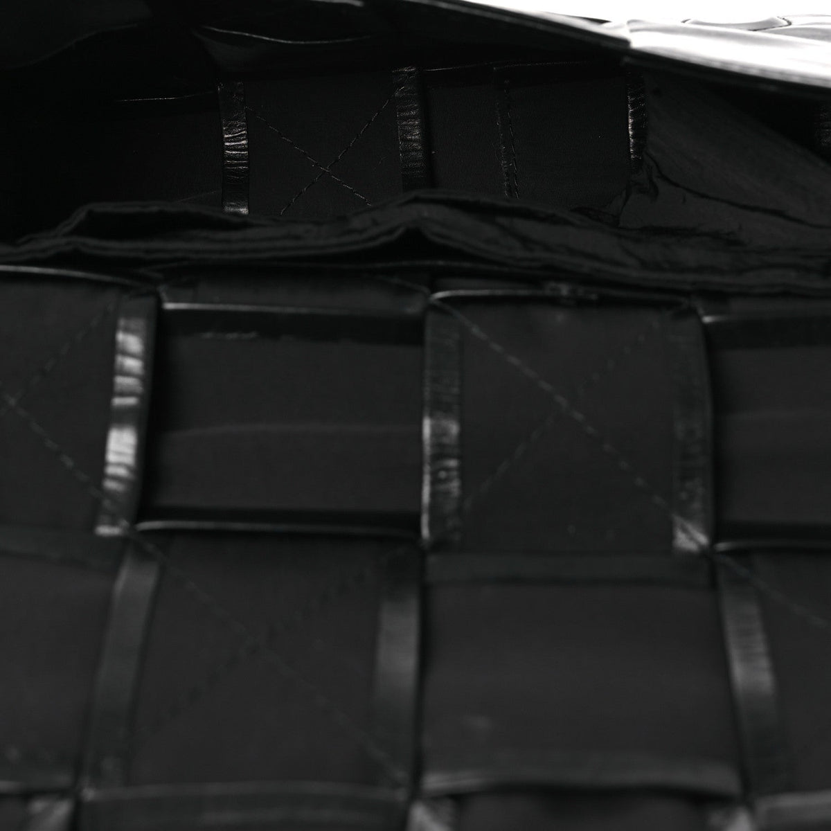 Paper Calfskin Maxi Intreccio The Belt Cassette Bag Black