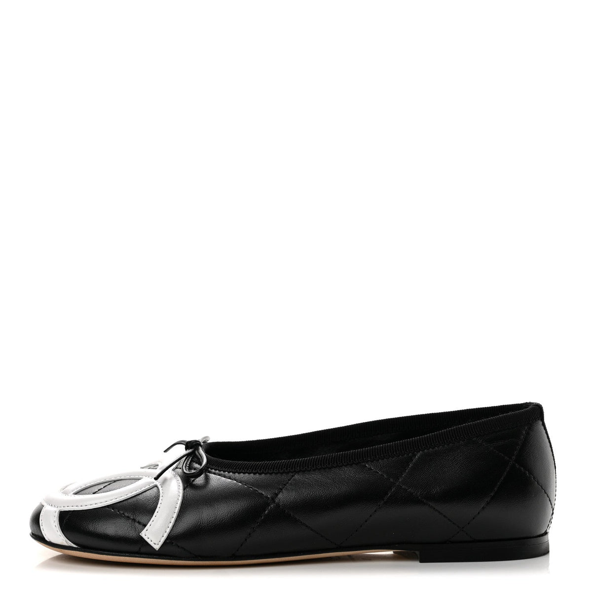 Lambskin Quilted CC Cambon Ballet Flats 36 Black White