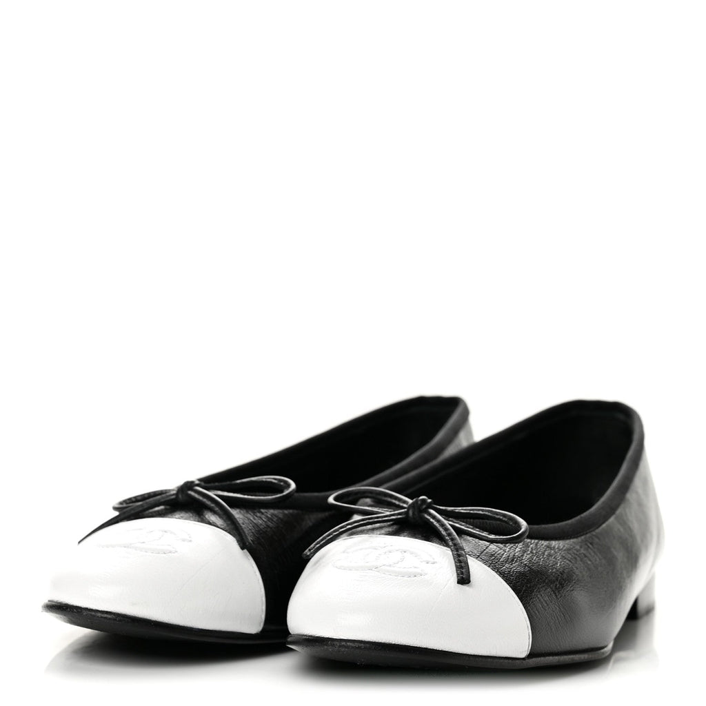 Crumpled Shiny Lambskin CC Cap Toe Ballerina Flats 37.5 Black White