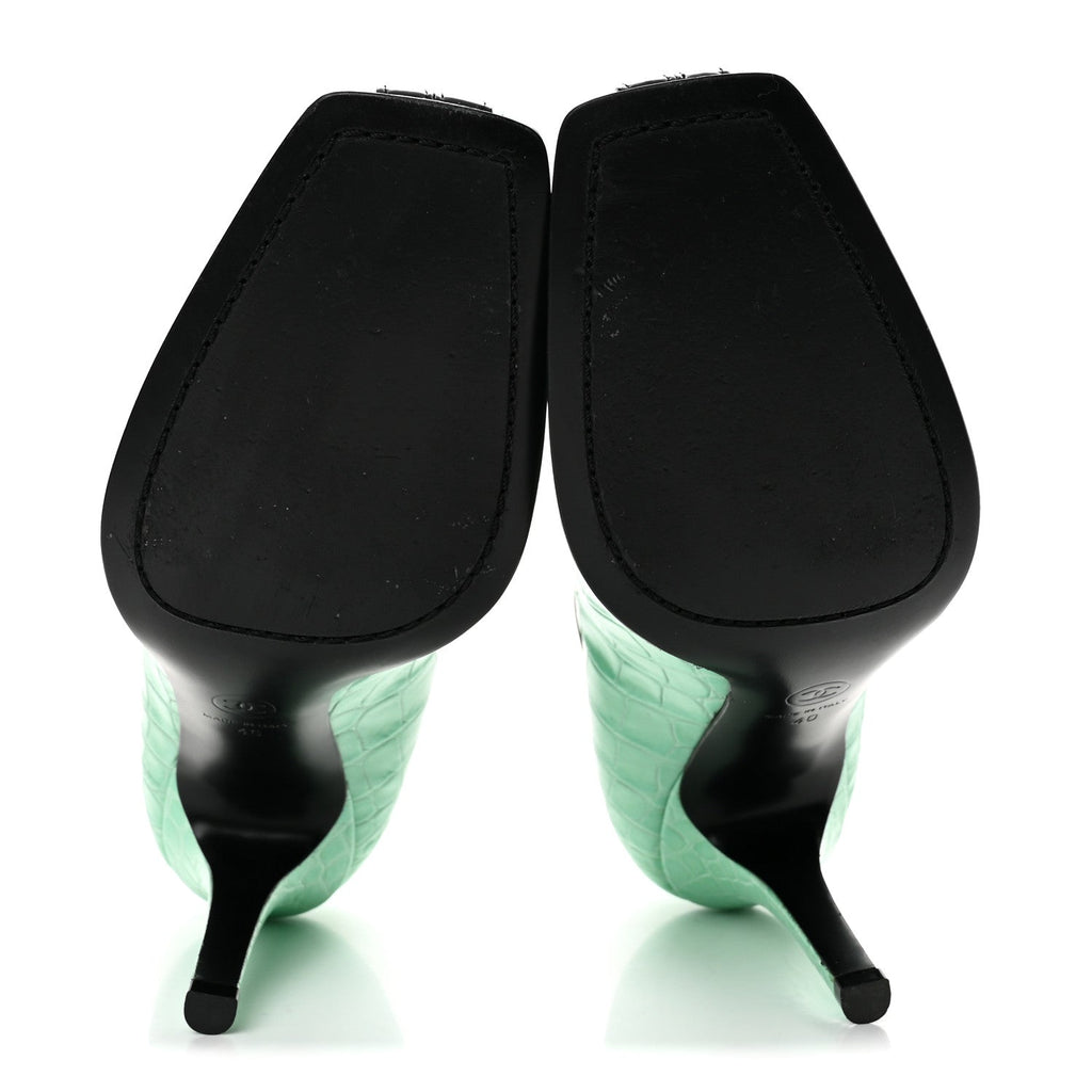 Crocodile Embossed Patent Calfskin Pumps 40 Green Black