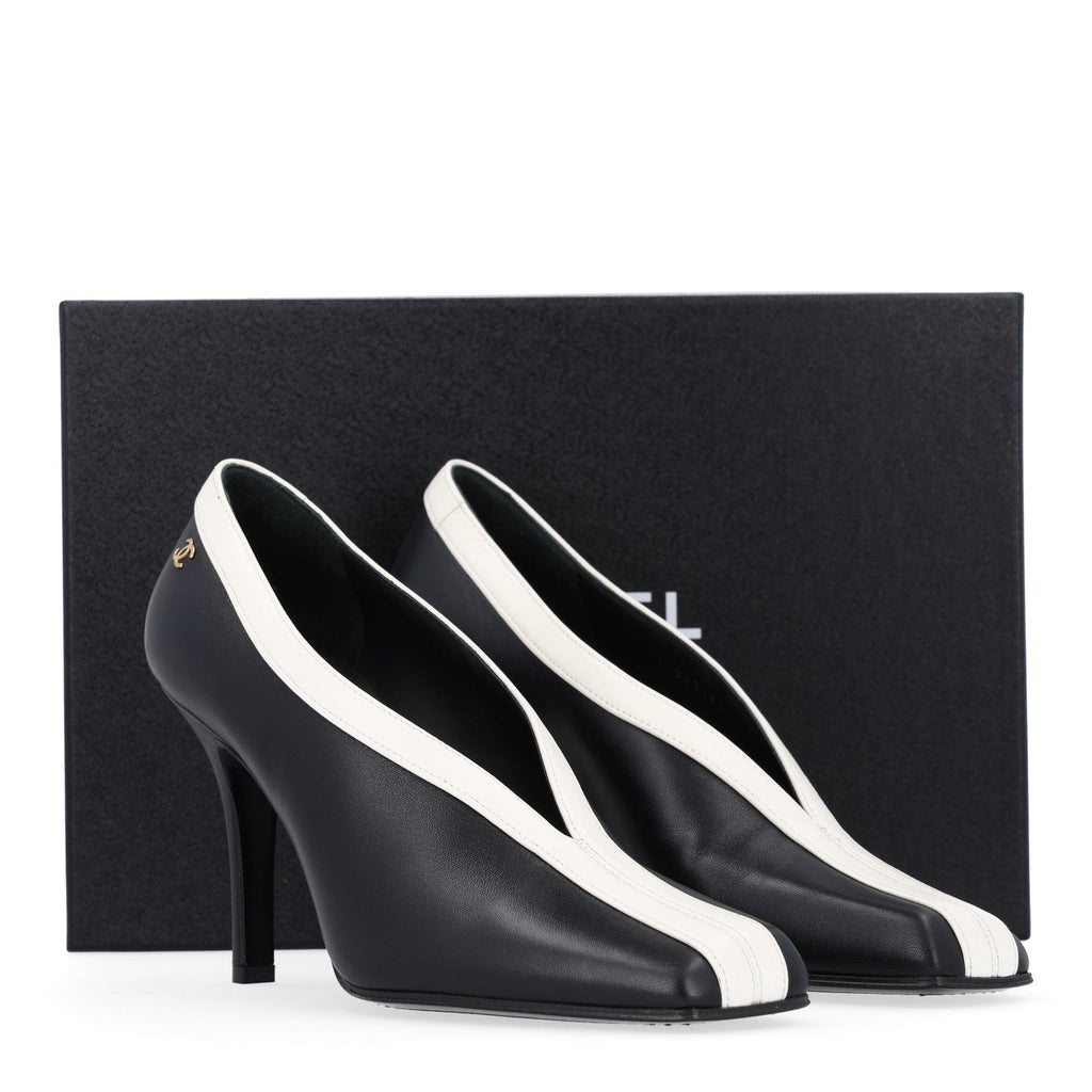 Lambskin Pumps 38.5 Black Ivory