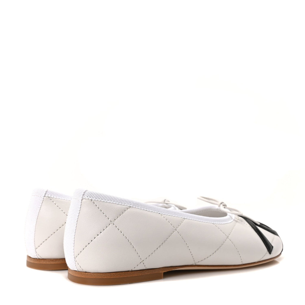 Lambskin Quilted CC Cambon Ballet Flats 35 White Black