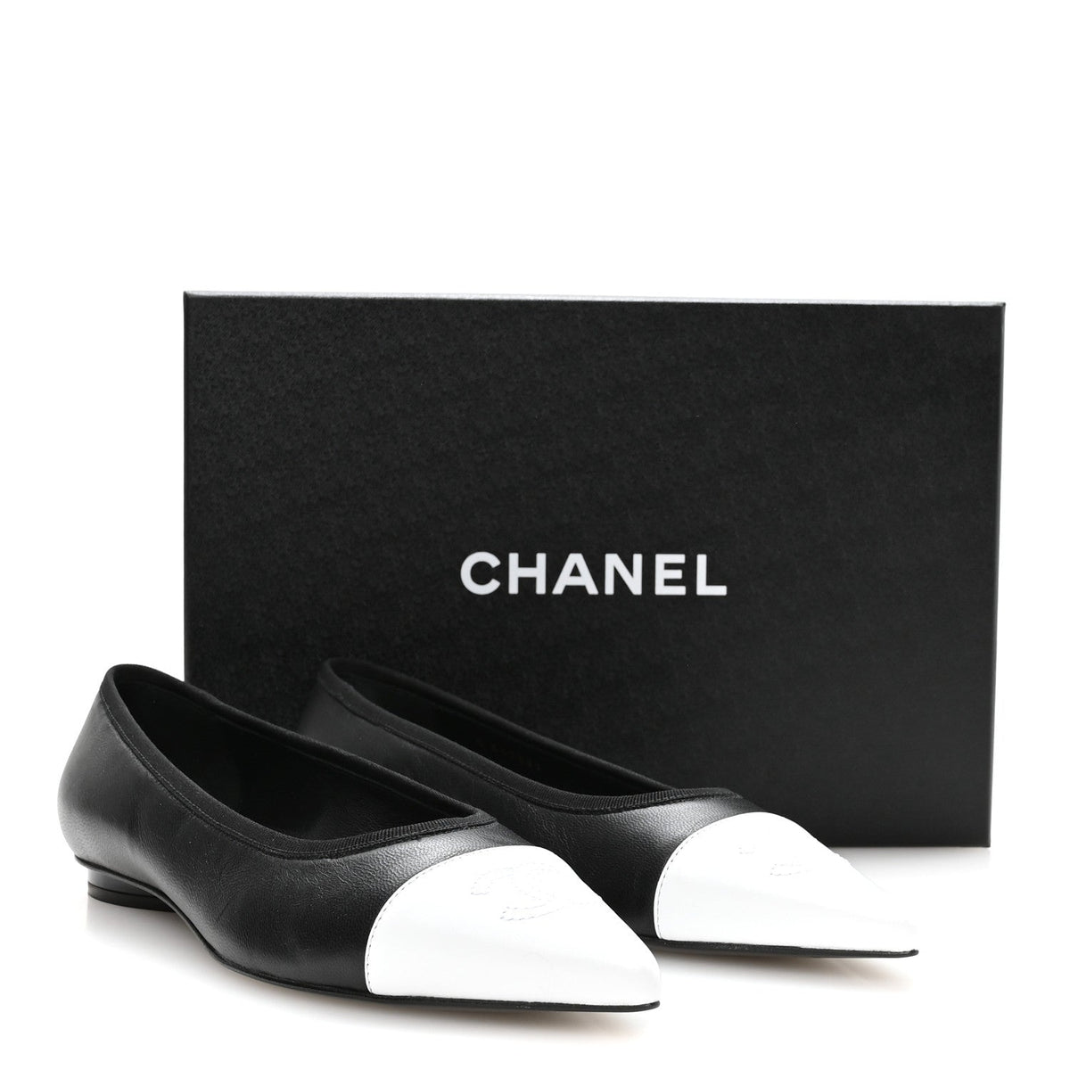 Lambskin Iridescent Lambskin Cap Toe CC Flats 37 Black White