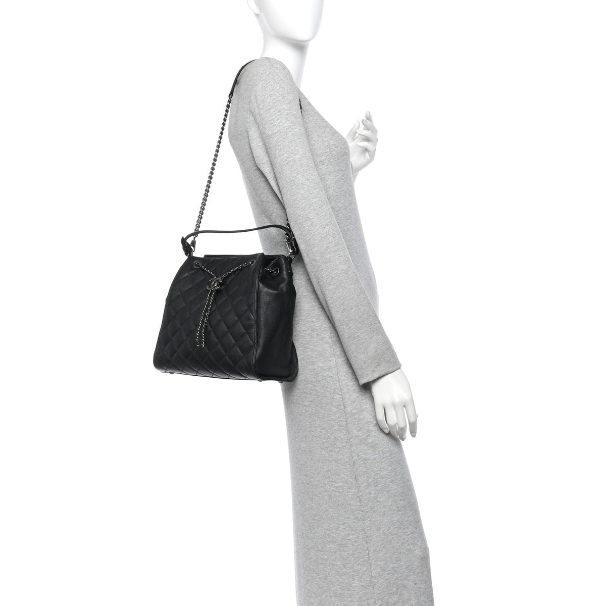 Caviar Quilted Medium CC Bucket Bag Black
