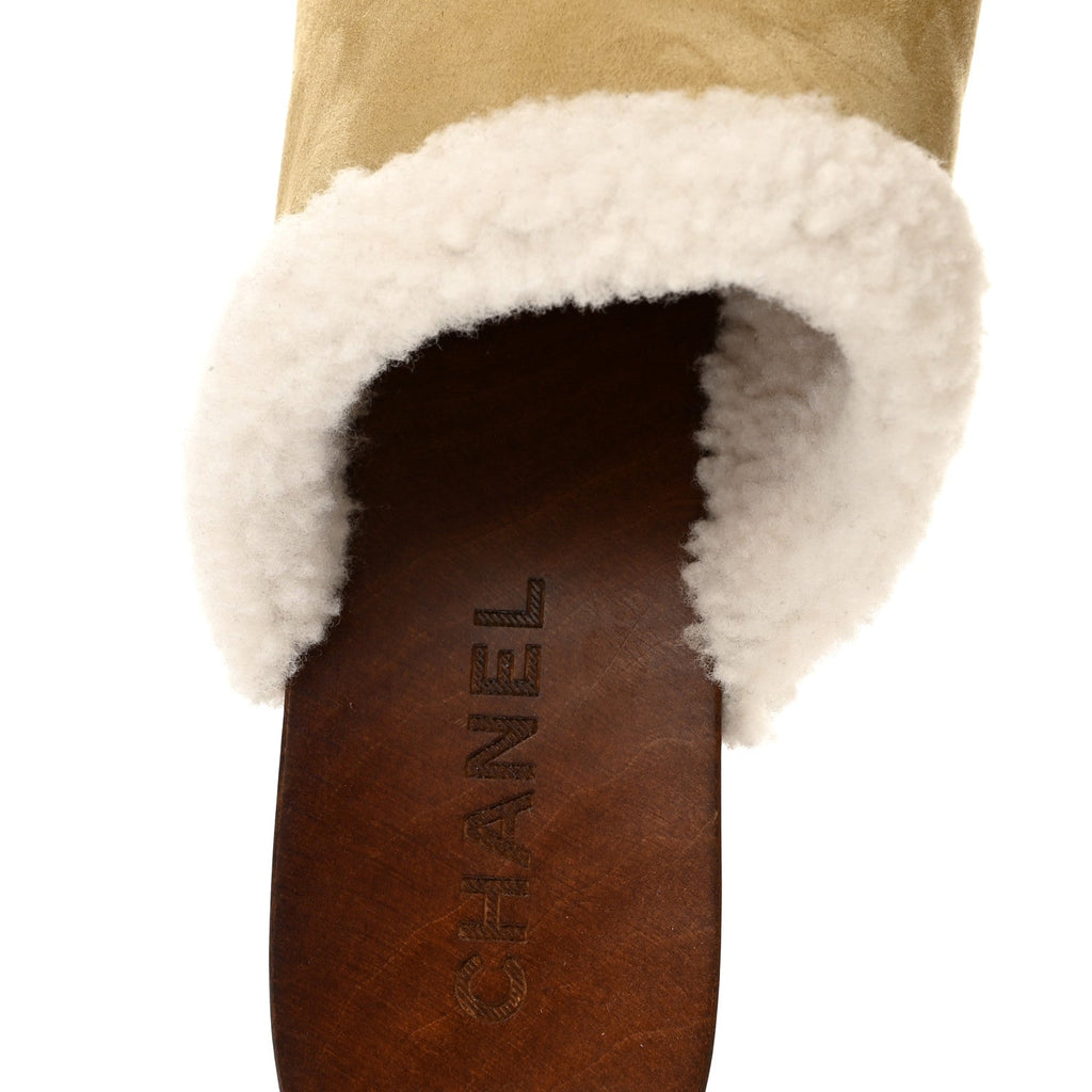 Suede Shearling CC Clogs 40 Beige