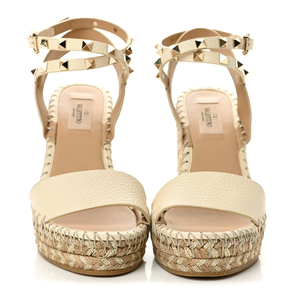 Grained Calfskin Rockstud Ankle Strap Espadrille 15/105mm Wedge Sandals 36 Light Ivory Natural