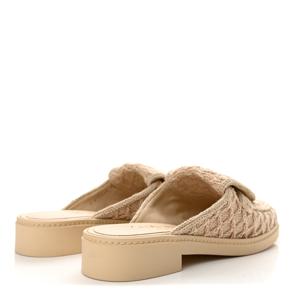 Lambskin Quilted CC Turnlock Mules 39 Light Beige