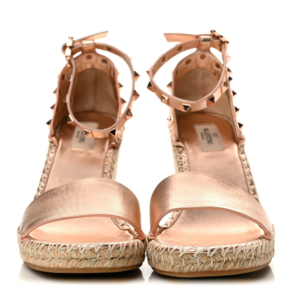 Metallic Grained Calfskin Rockstud Crisscross Ankle Strap Espadrille Wedge Sandals 40 Rame