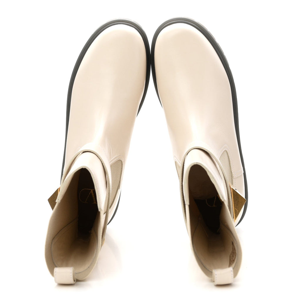 Calfskin One Stud Beatle 45mm Boots 41 Light Ivory