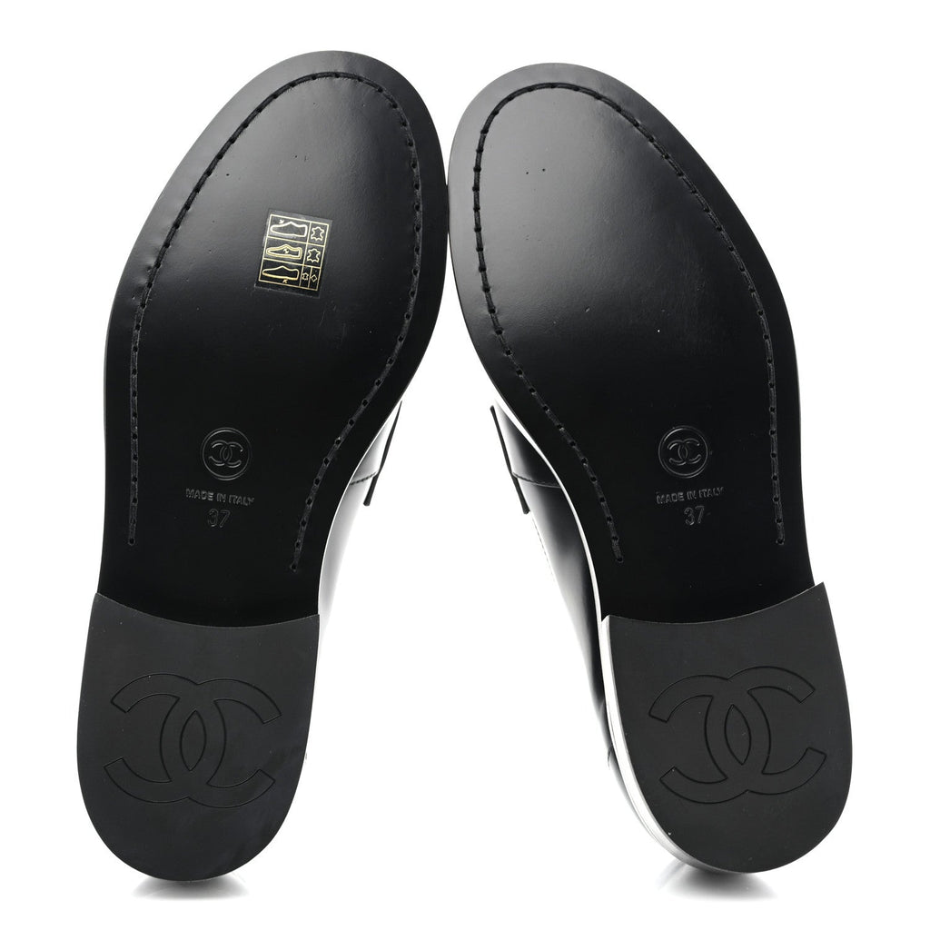 Shiny Calfskin CC Loafers Black White 37 Black White