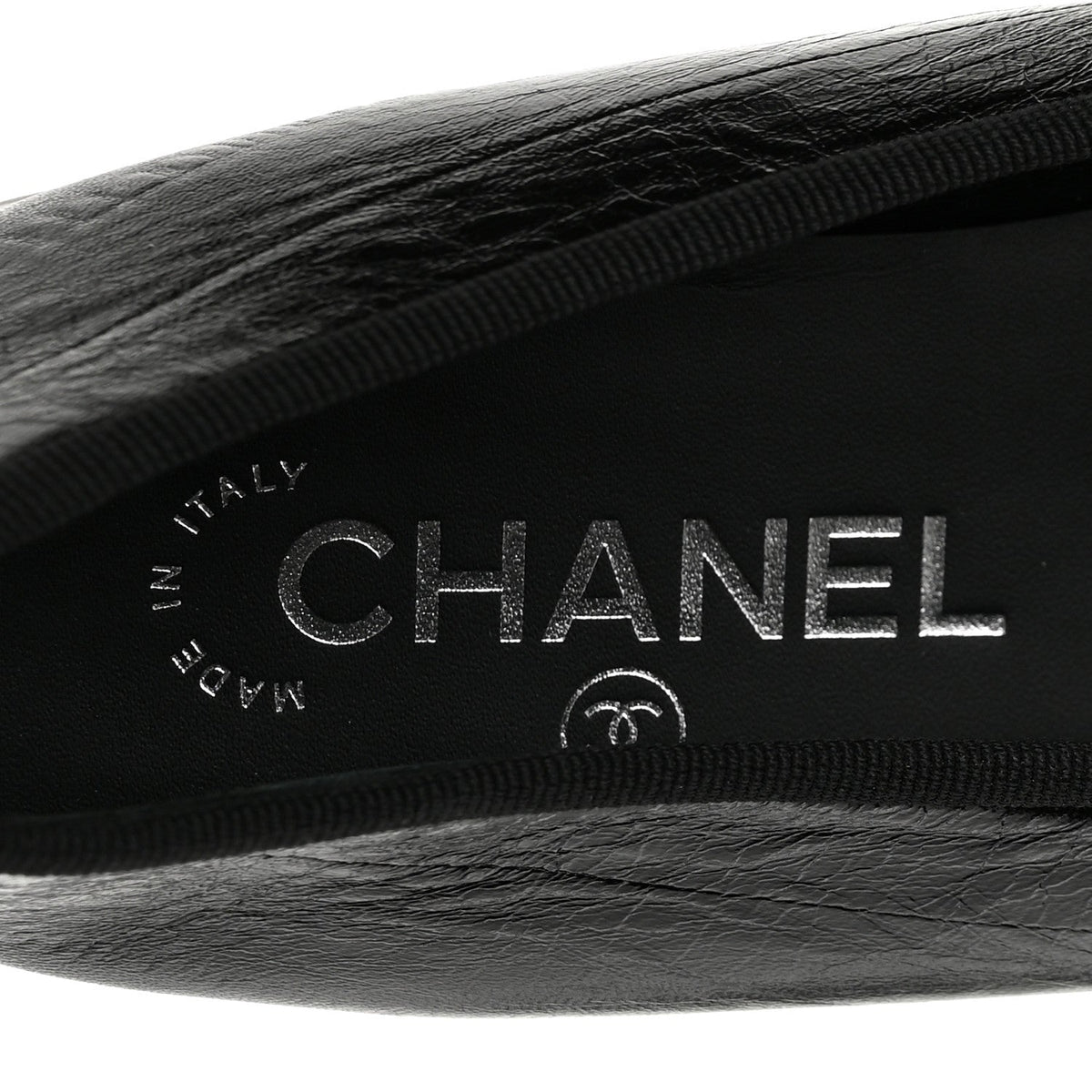 Crumpled Shiny Lambskin CC Cap Toe Ballerina Flats 39 Black White