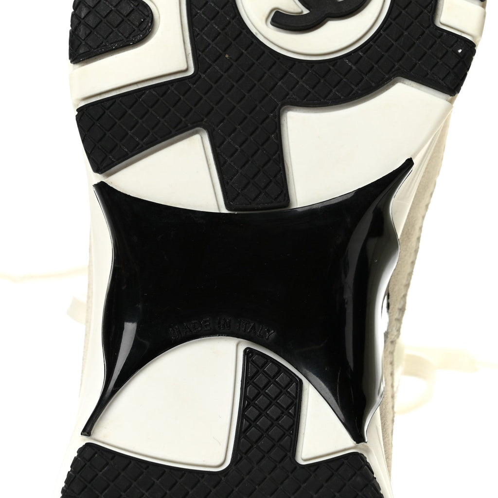 Suede Calfskin Womens CC Sneakers 39 White Black