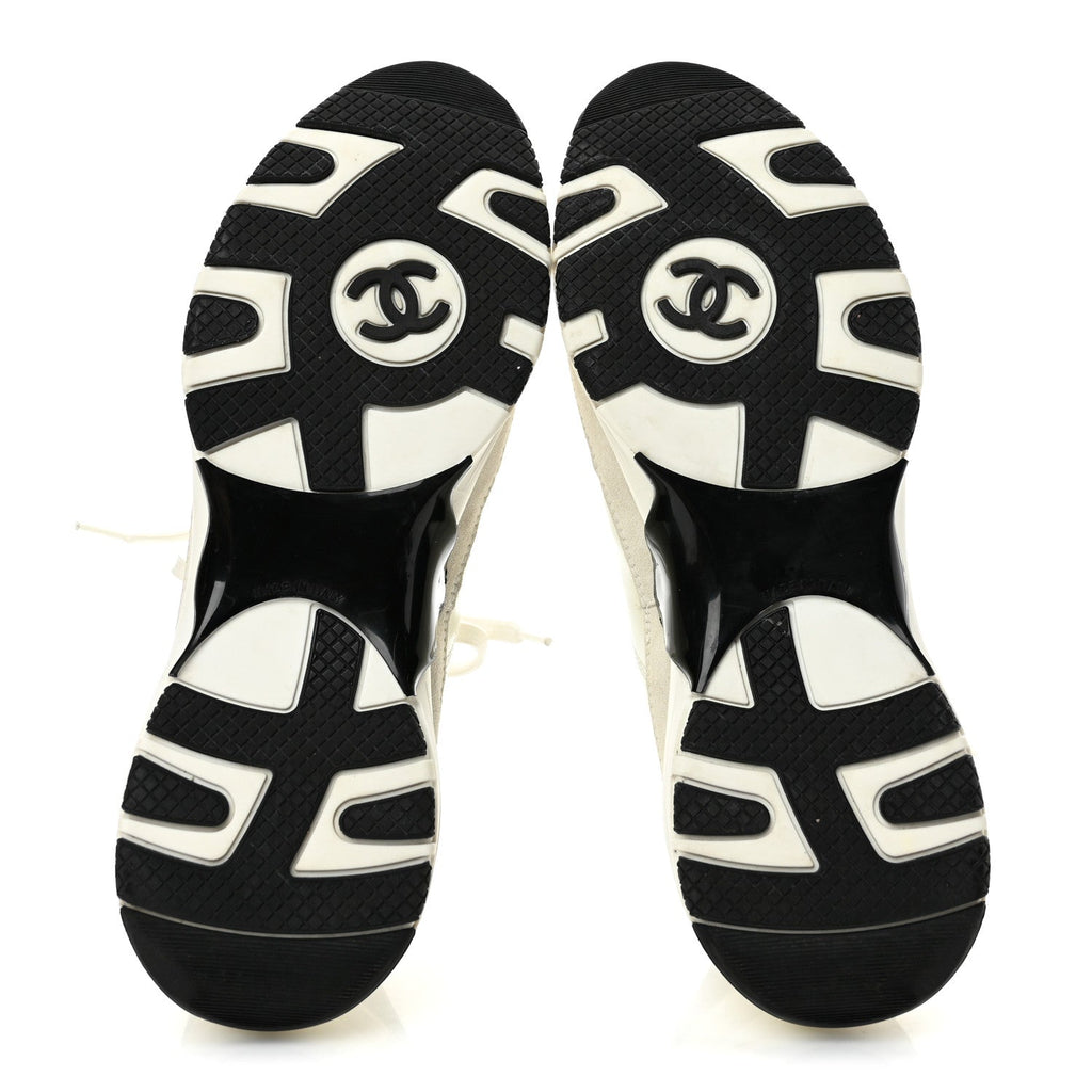 Suede Calfskin Womens CC Sneakers 39 White Black