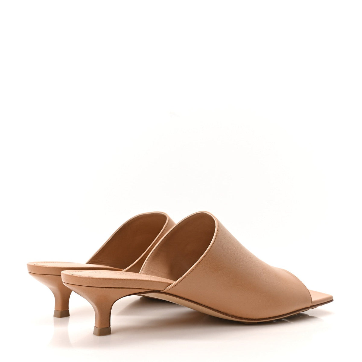 Lambskin Stretch Mule 40mm Sandals 39 Beige