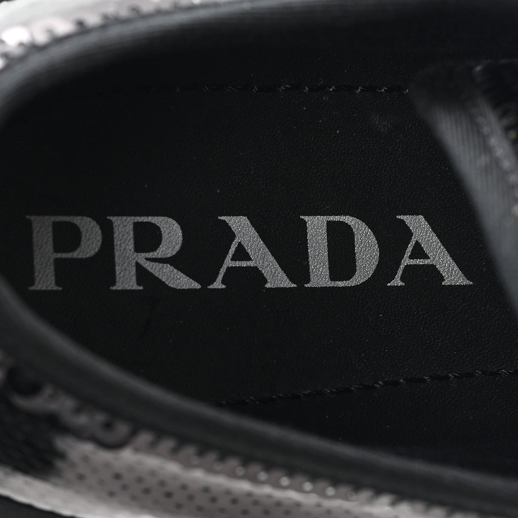 Paillettes Triangle Logo Double Wheel 50mm Sneakers 37 Black