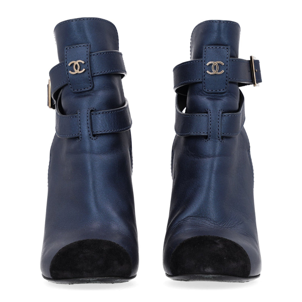 Calfskin Suede Cap Toe CC Short Boots 38.5 Navy Black