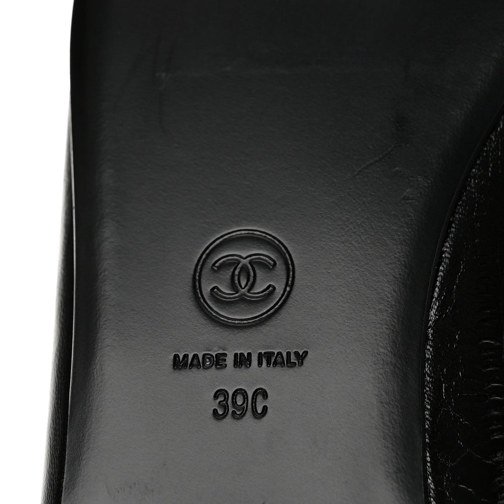 Crumpled Shiny Lambskin CC Cap Toe Ballerina Flats 39 Black White