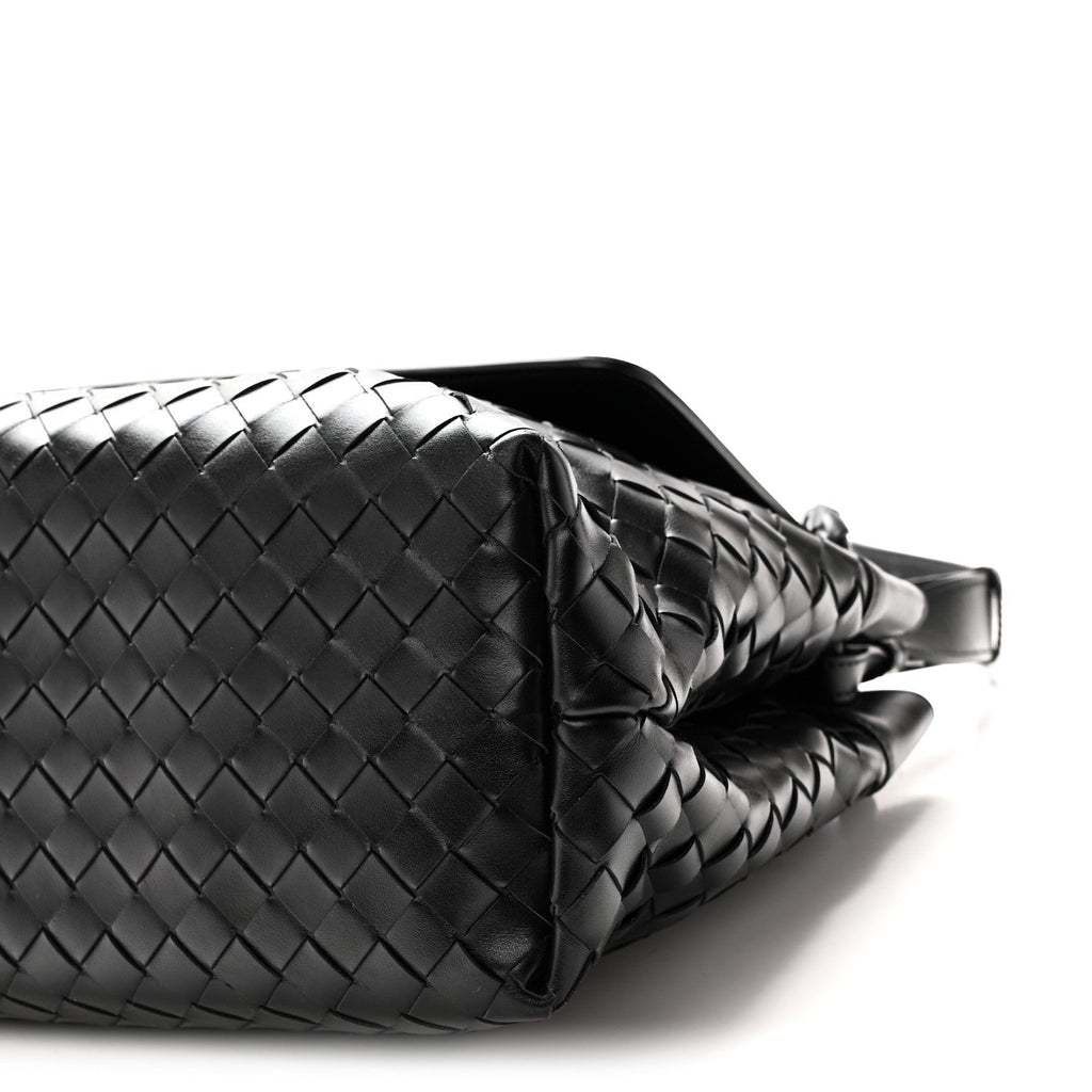 Calfskin Intrecciato Medium Andiamo Messenger Bag Black