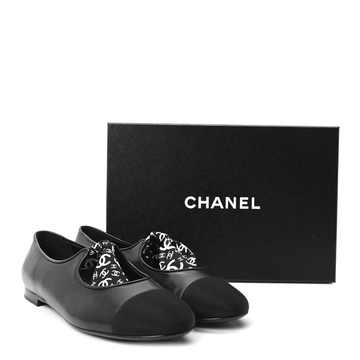 Lambskin Grosgrain Silk CC Mary Jane Flats 40 Black White