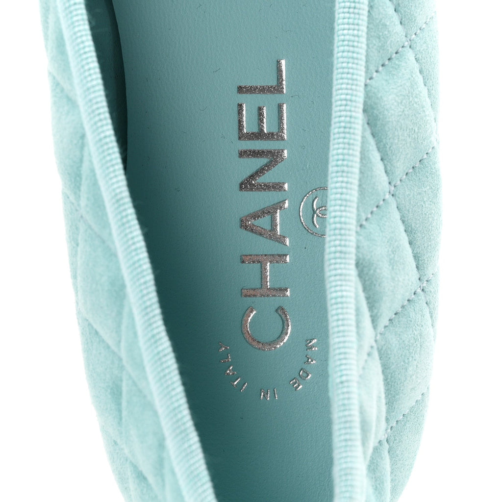 Suede Calfskin Quilted Cap Toe CC Ballerina Flats 38 Light Blue
