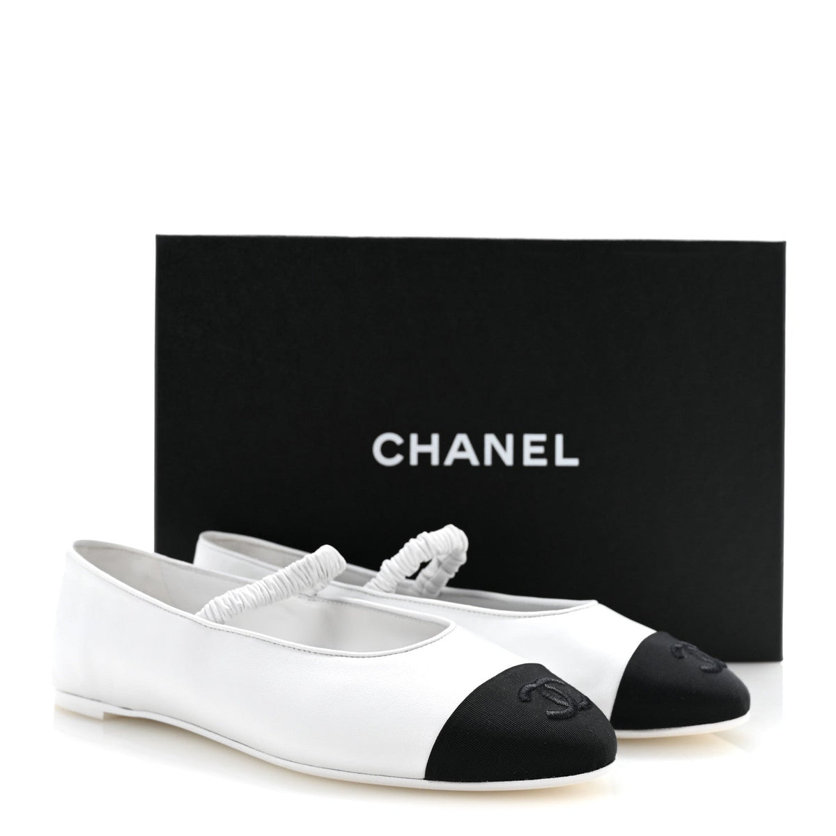 Lambskin Knit Grosgrain Cap Toe CC Ballerina Flats With Leg Warmers 38.5 White Black