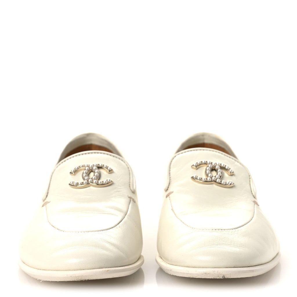 Shiny Calfskin Pearl CC Mocassin Loafers 36 White