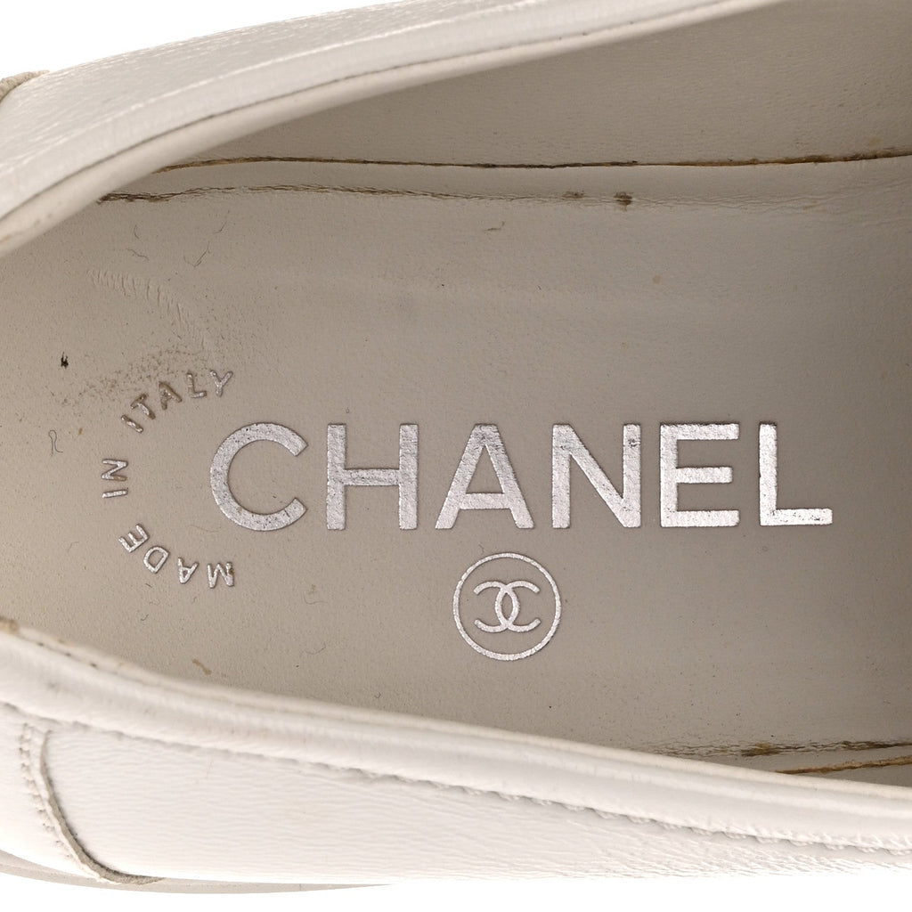 Shiny Lambskin Quilted CC Turnlock Loafers 40 White