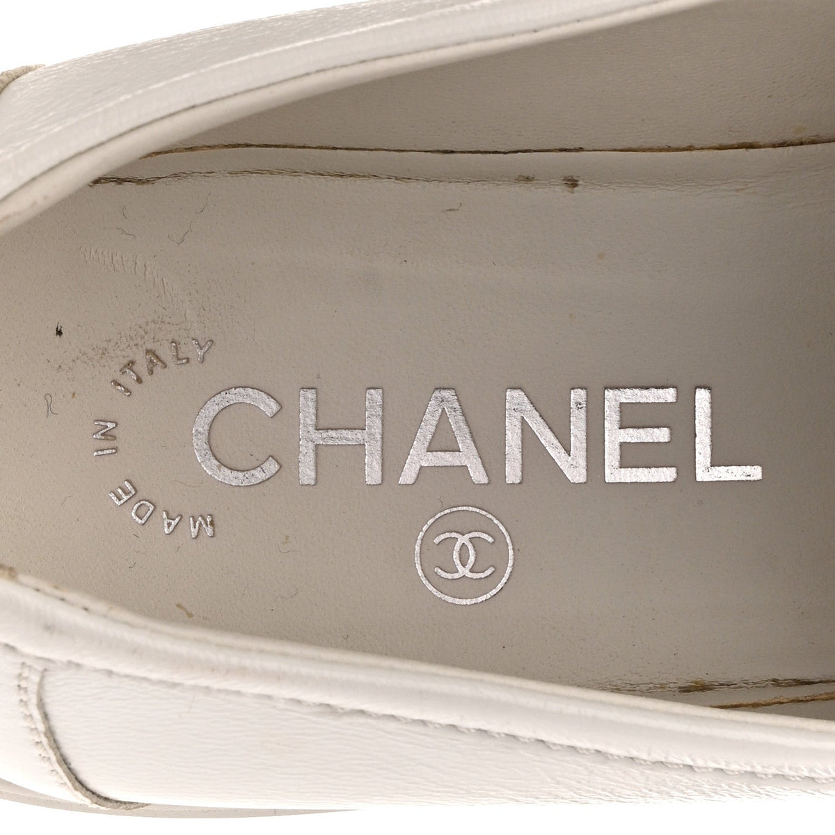 Shiny Lambskin Quilted CC Turnlock Loafers 40 White