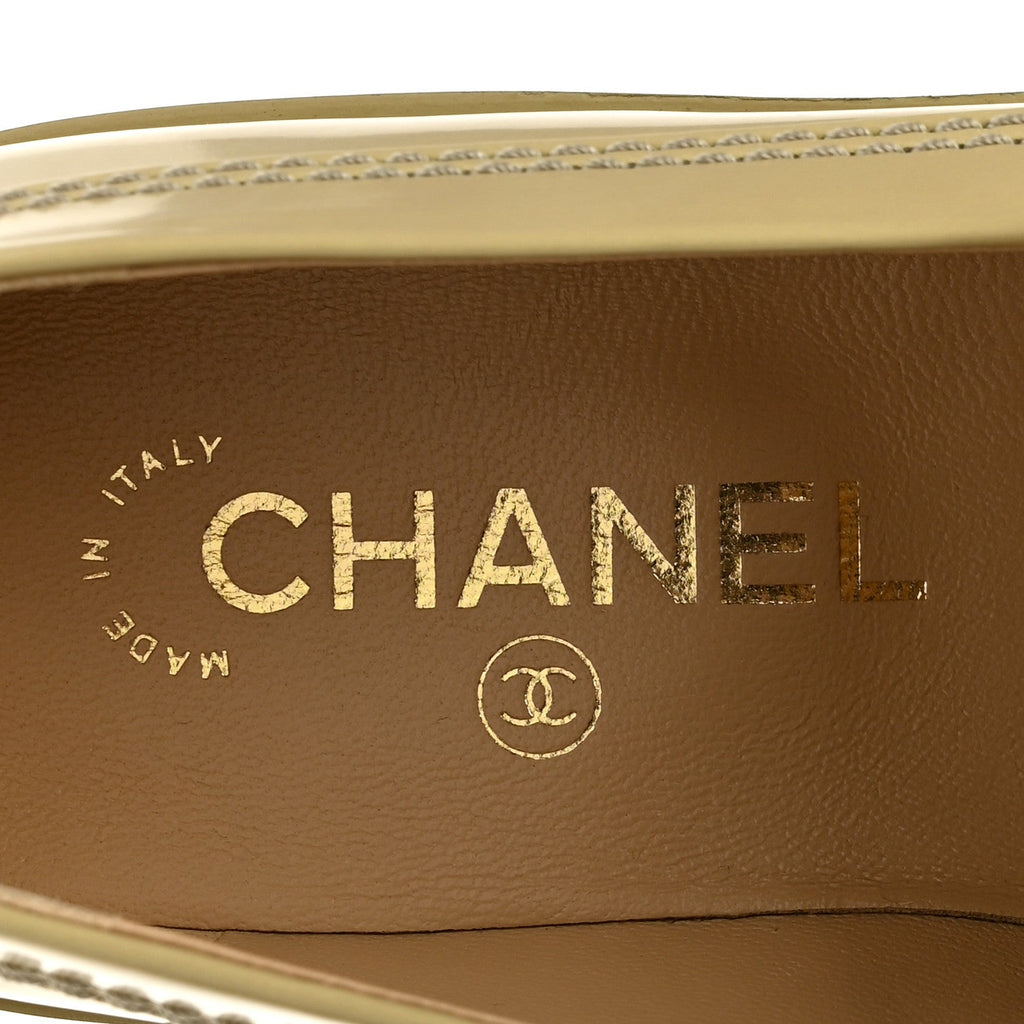Shiny Calfskin Logo Loafers 37.5 Beige