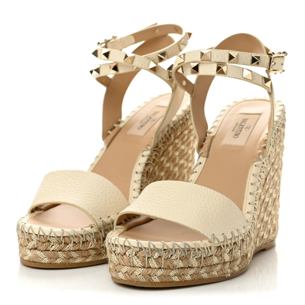 Grained Calfskin Rockstud Ankle Strap Espadrille 15/105mm Wedge Sandals 36 Light Ivory Natural