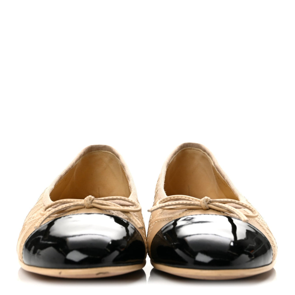 Lambskin Patent Double Stitched CC Cap Toe Ballerina Flats 37 Beige Black