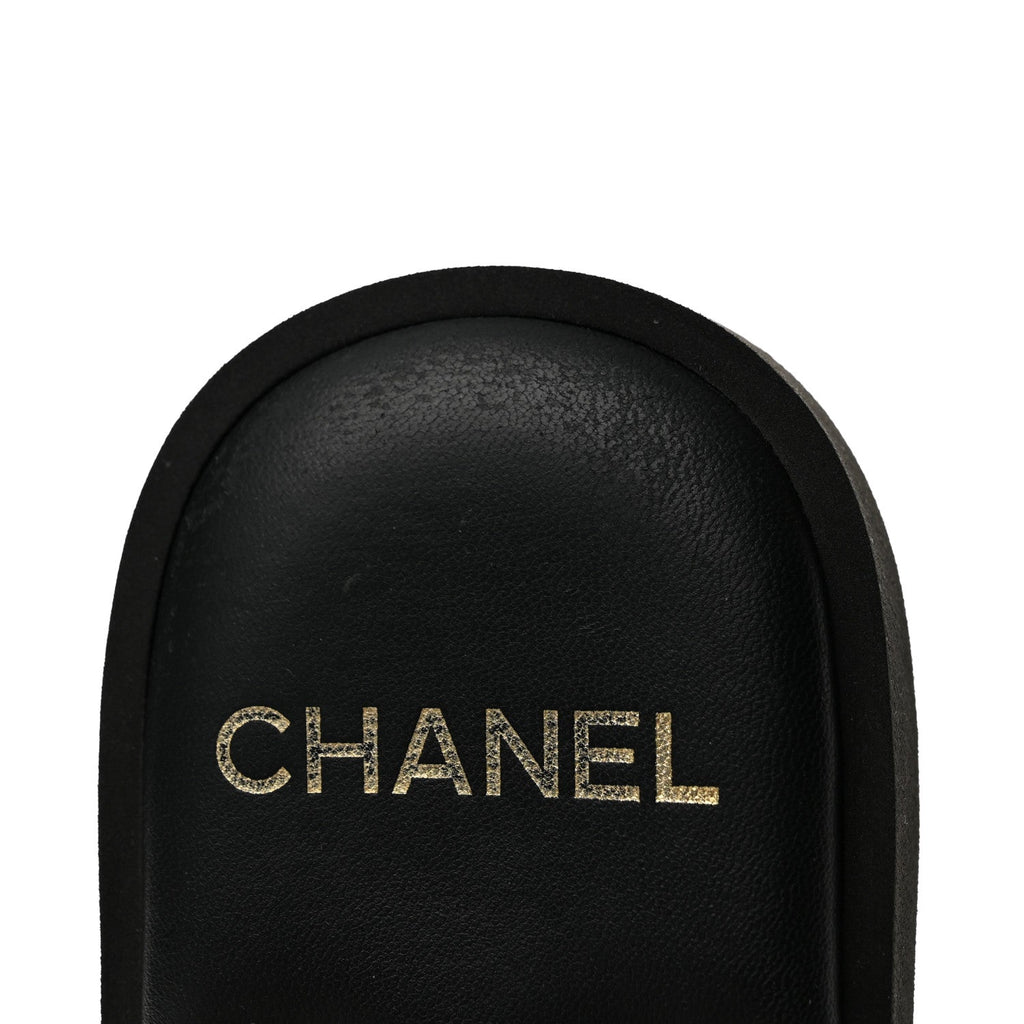 Lambskin Quilted Padded Charms Thong Sandals 38 Black