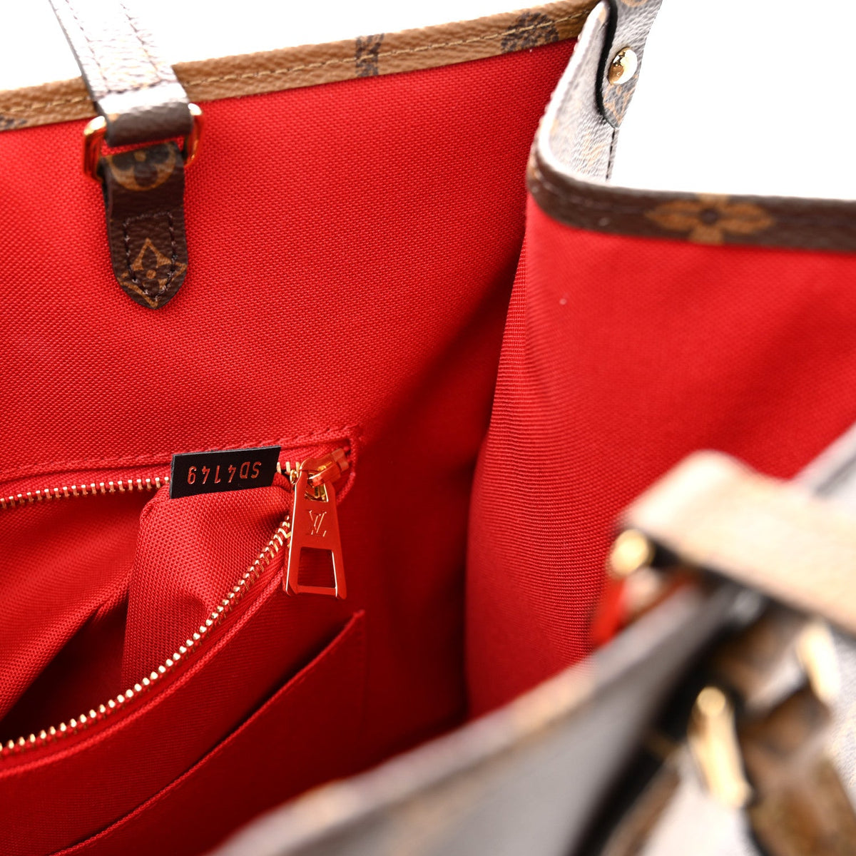 Reverse Monogram Giant Onthego MM