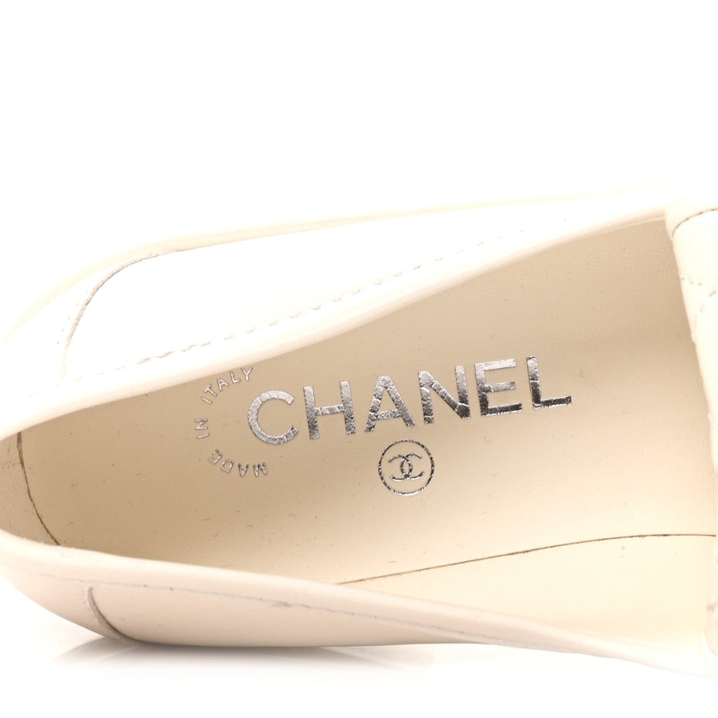 Lambskin Quilted CC Turnlock Loafers 40 White