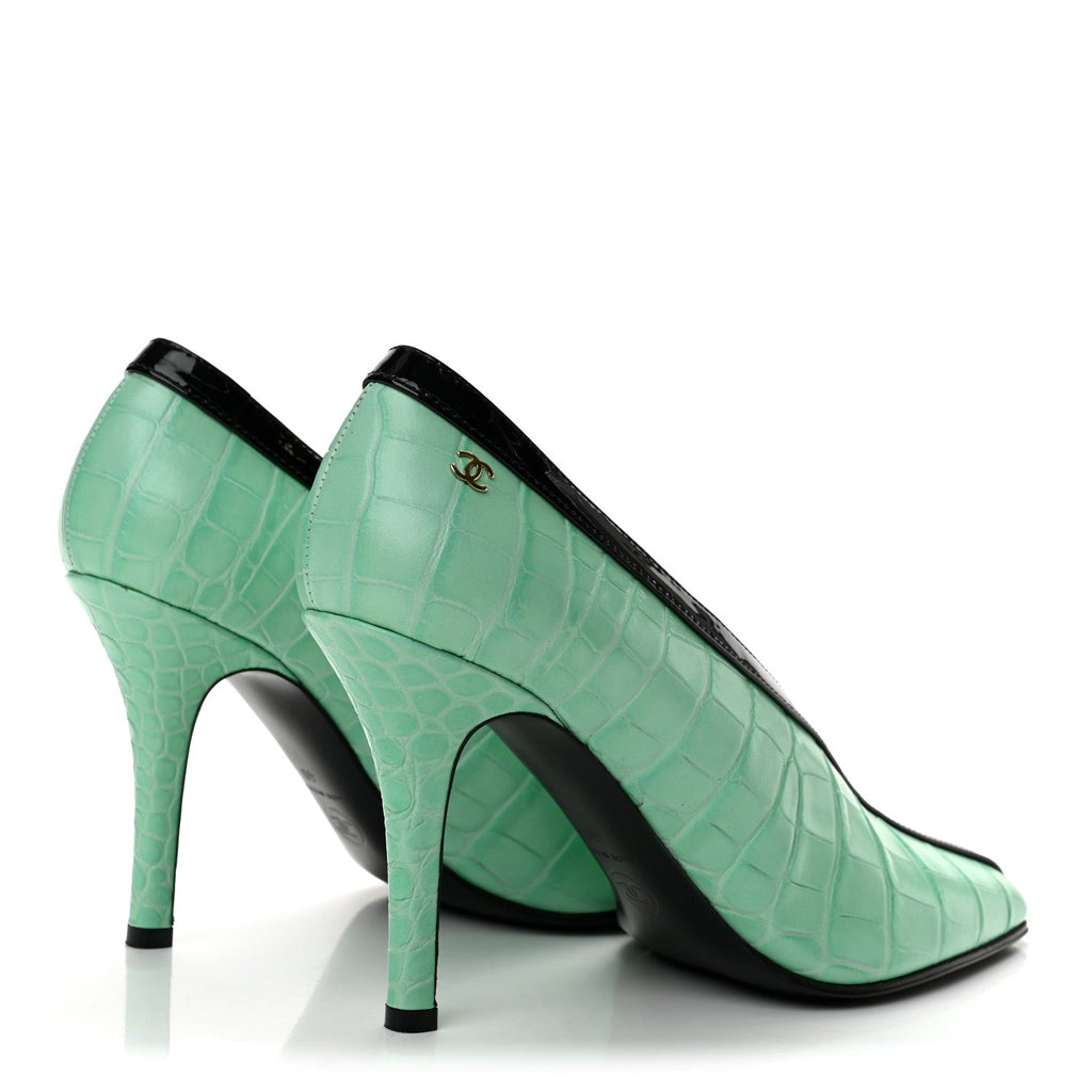 Crocodile Embossed Patent Calfskin Pumps 40 Green Black