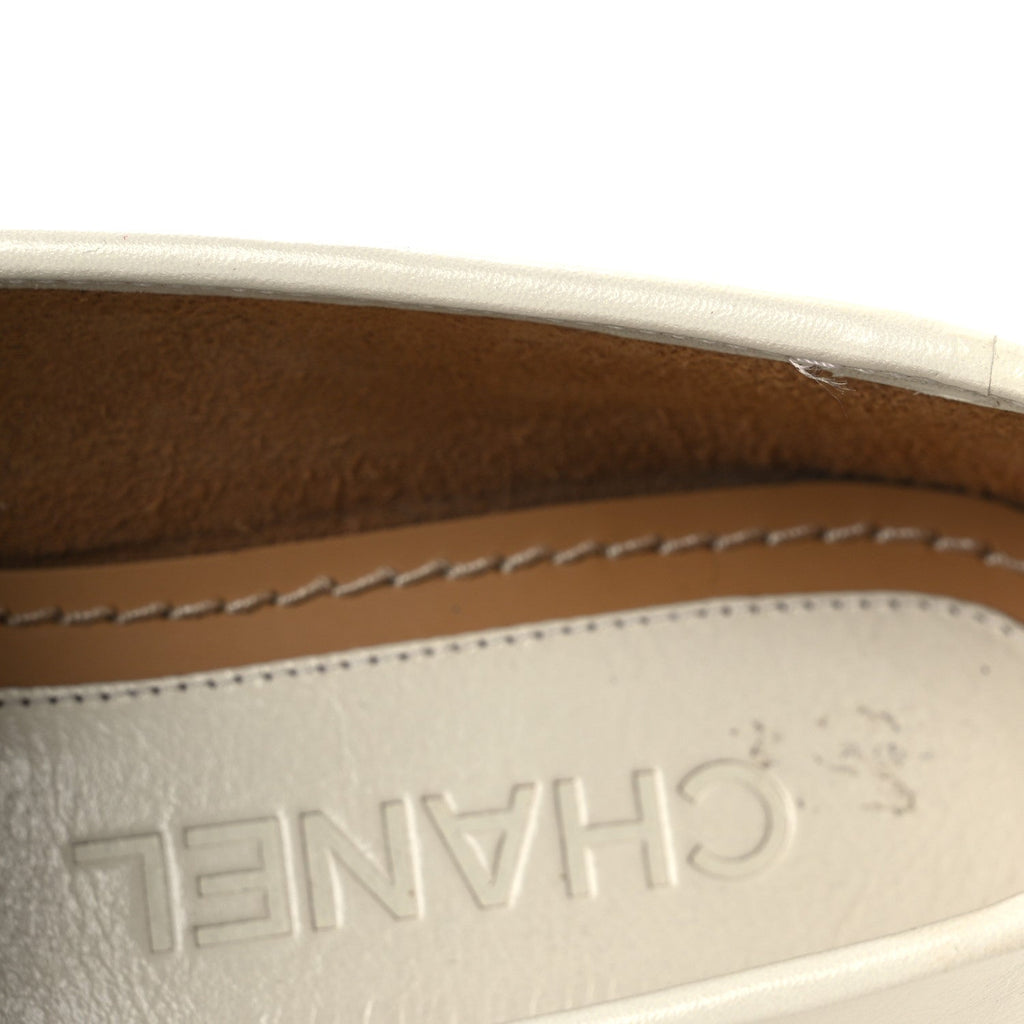 Shiny Calfskin Pearl CC Mocassin Loafers 36 White