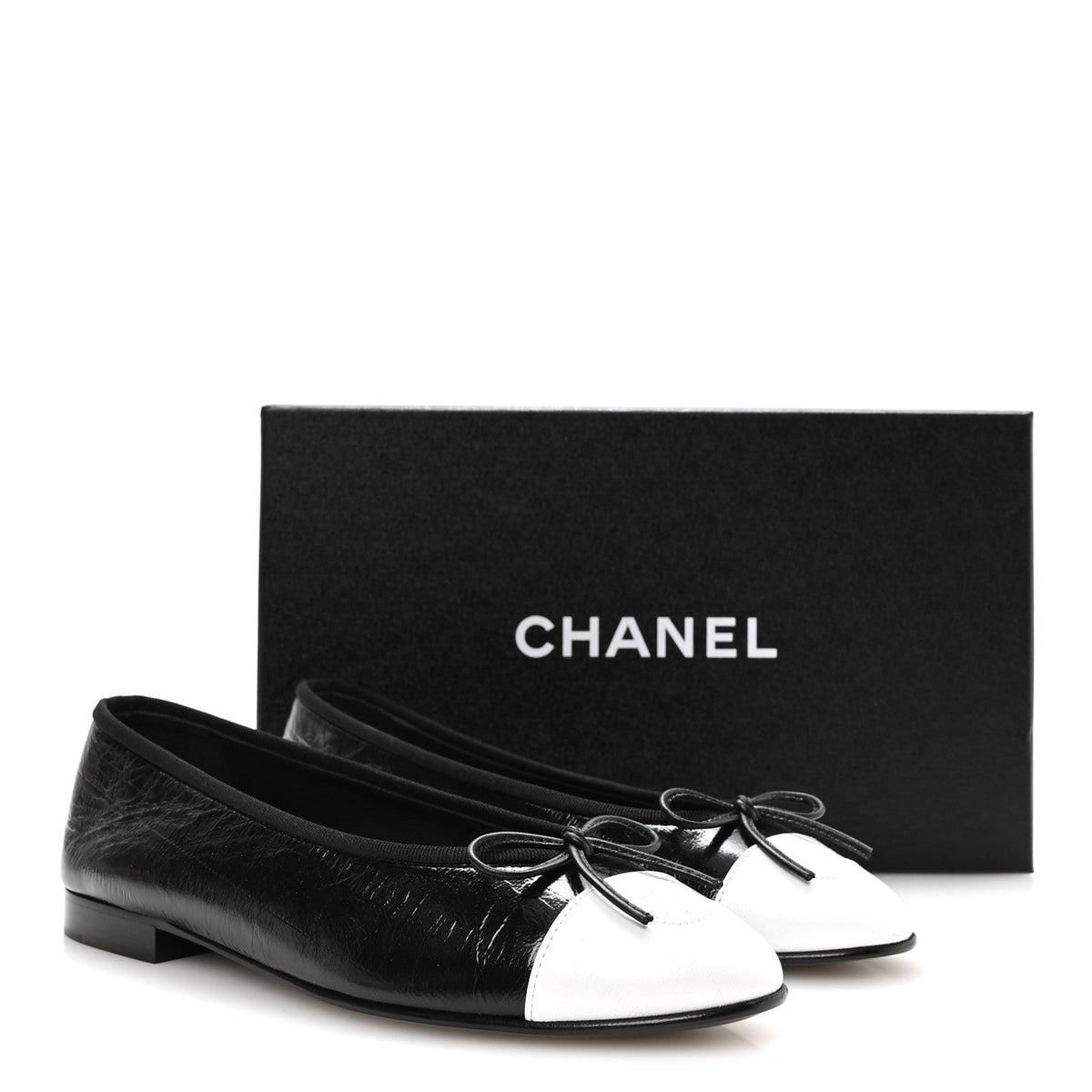 Crumpled Shiny Lambskin Cap Toe CC Ballerina Flats 38 Black White