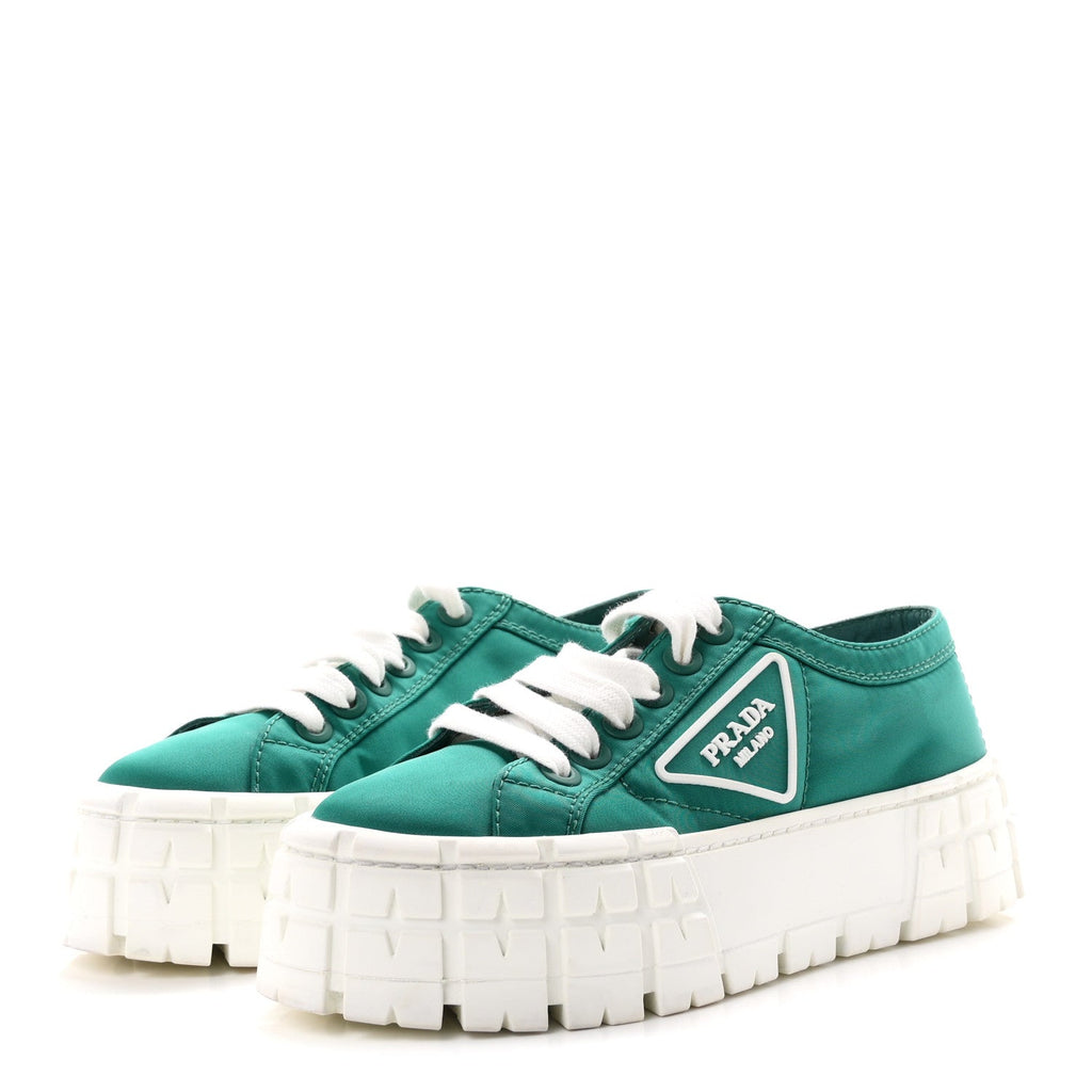 Re-Nylon Gabardine Triangle Logo Double Wheel 50mm Sneakers 35.5 Assenzio