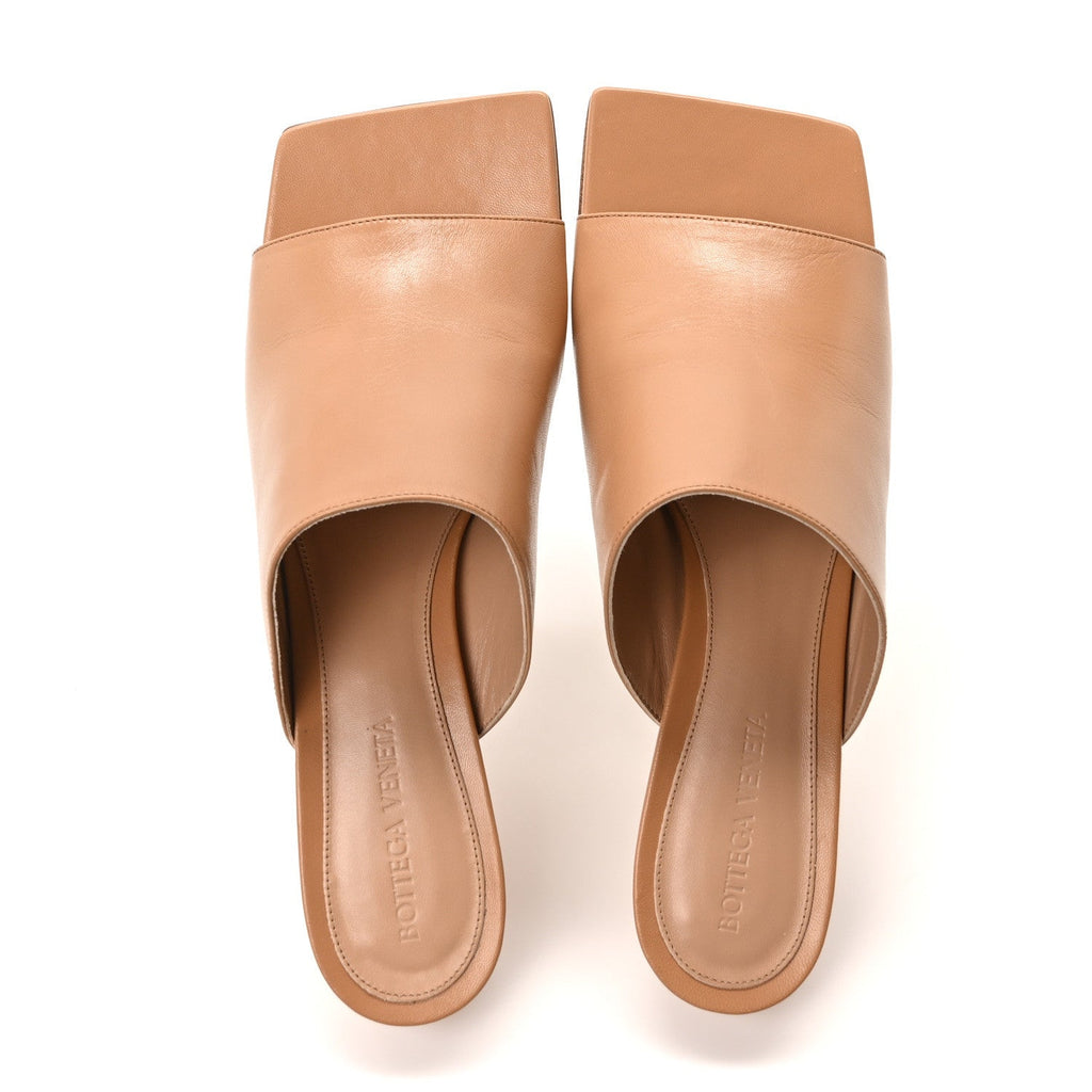 Lambskin Stretch Mule 40mm Sandals 39 Beige